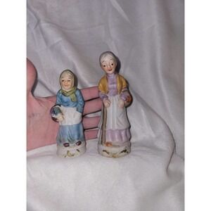 Old lady figurines